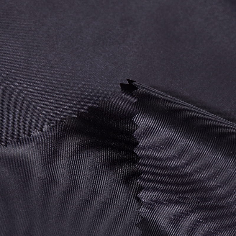Conas fabraic taffeta poileistear a roghnú le haghaidh cásanna feidhmithe éagsúla?